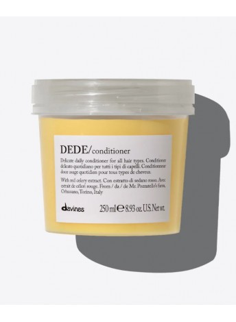 Делікатний зволожувальний кондиціонер для всіх типів волосся Davines Essential Haircare DEDE Сonditioner, 250 мл